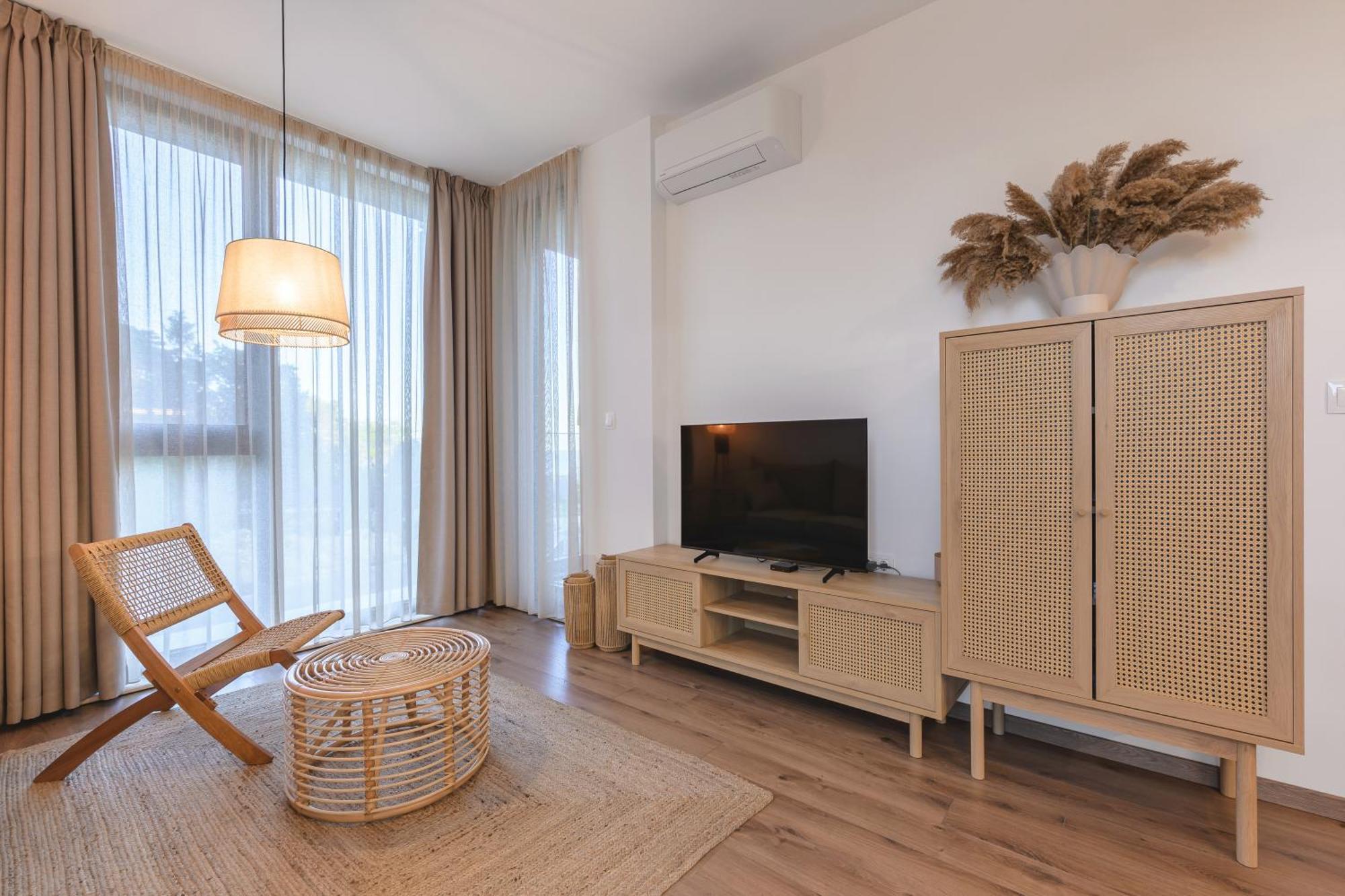 Boho Sea View One-Bedroom Pool & Spa Apartment Saints Constantine and Helena Exteriér fotografie